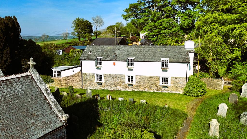 Helland, Bodmin, Cornwall, PL30 3 bed cottage for sale £325,000