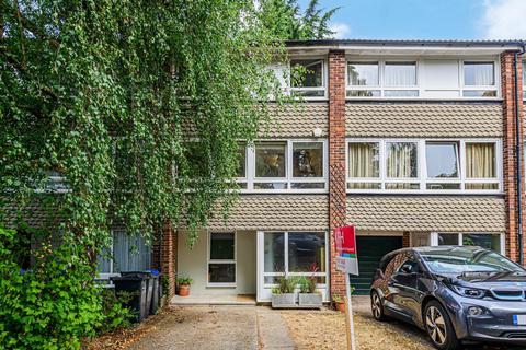 6 Fitzroy Gardens, London, SE19 2NP
