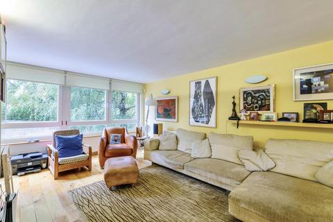 6 Fitzroy Gardens, London, SE19 2NP
