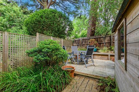 6 Fitzroy Gardens, London, SE19 2NP