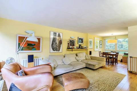 6 Fitzroy Gardens, London, SE19 2NP