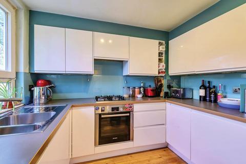6 Fitzroy Gardens, London, SE19 2NP