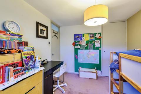 6 Fitzroy Gardens, London, SE19 2NP