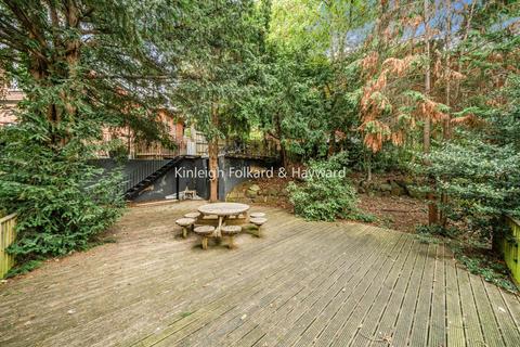 Flat F, 7 Oaklands Road, Bromley, BR1 3SJ