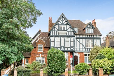 Flat F, 7 Oaklands Road, Bromley, BR1 3SJ