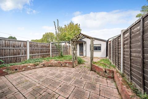 86 Hampton Road, London, E4 8NR