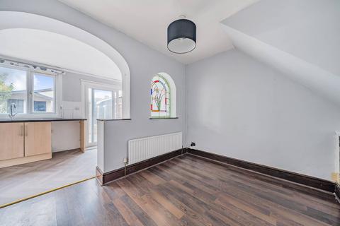 86 Hampton Road, London, E4 8NR