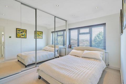 138 Benhurst Gardens, South Croydon, CR2 8NW