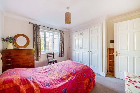 2 bedroom retirement property for sale, York Road, Woking, GU22