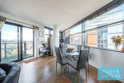 2 bedroom flat for sale, ONE BREWERY WHARF, WATERLOO STREET, LEEDS, LS10