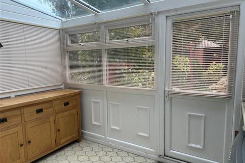 25 Whitegate Lane, Chadderton, Oldham, OL9 8LS