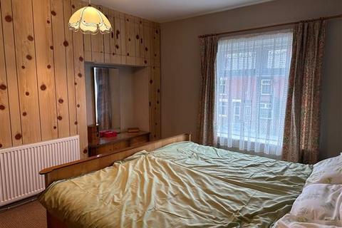 25 Whitegate Lane, Chadderton, Oldham, OL9 8LS