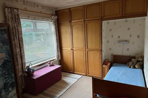 25 Whitegate Lane, Chadderton, Oldham, OL9 8LS