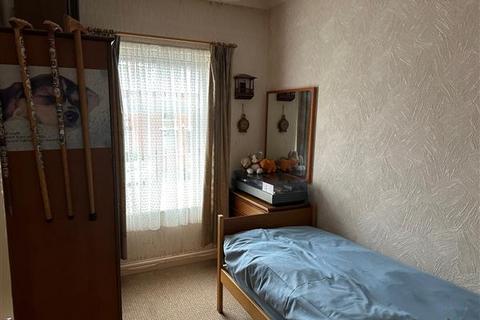 25 Whitegate Lane, Chadderton, Oldham, OL9 8LS