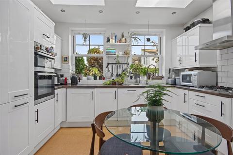 2 bedroom apartment for sale, Hazelwood Lane, London, N13