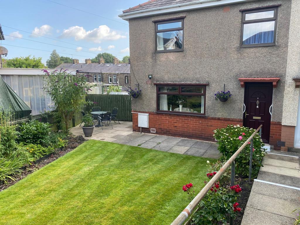 Colne, Colne BB8 3 bed semidetached house for sale £165,000