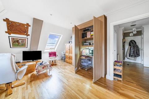 2 bedroom flat for sale, Sunbury-on-Thames,  Surrey,  TW15