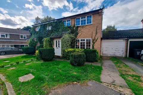 3 bedroom semi-detached house to rent, South Millers Dale