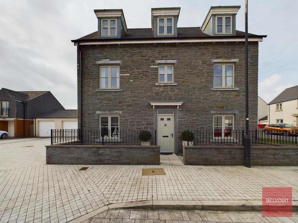 Heathland Way, Coed Darcy, Llandarcy, Neath, SA10 5 bed detached house