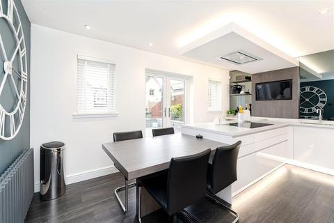 69 Academy Place, Bathgate, EH48 1AS