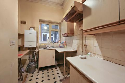 15a Park Avenue, London, NW2 5AN