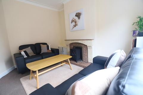 4 bedroom end of terrace house to rent, Enderley Street, Newcastle-under-Lyme, ST5