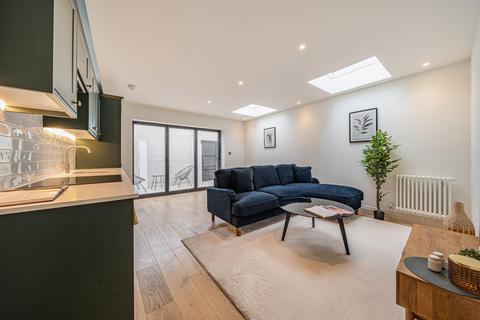 Flat 1, 86a Quicks Road, London, SW19 1EX