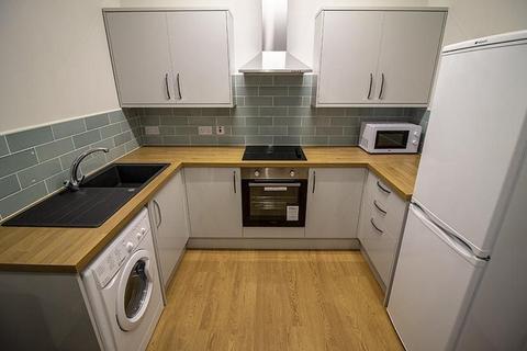 4 bedroom flat to rent, Flat 4, 247 Mansfield Road, Nottingham, NG1 3FT