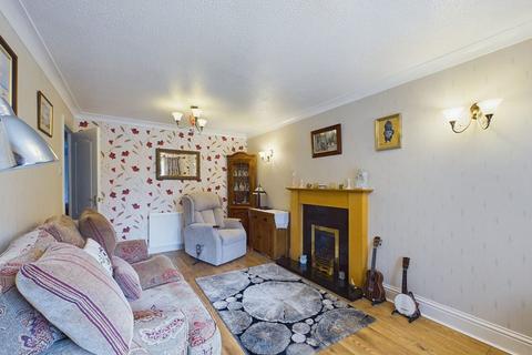 9 Heather Drive, Whitby, YO22 4DZ