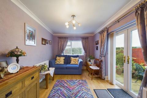 9 Heather Drive, Whitby, YO22 4DZ