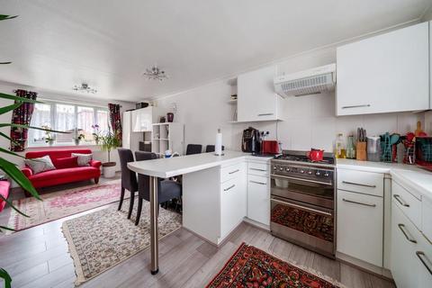 60 Sopwith Close, Kingston Upon Thames, KT2 5RN