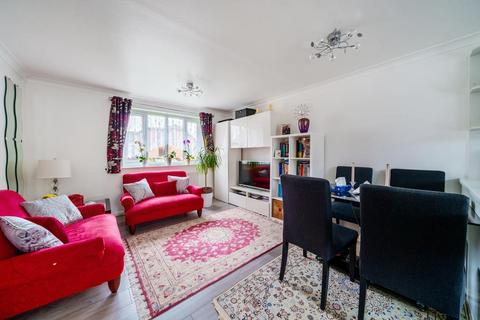 60 Sopwith Close, Kingston Upon Thames, KT2 5RN