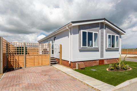 2 bedroom park home for sale - Ipswich, Suffolk, IP7