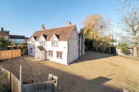 7 bedroom detached house for sale, Goldington Road, Bedford