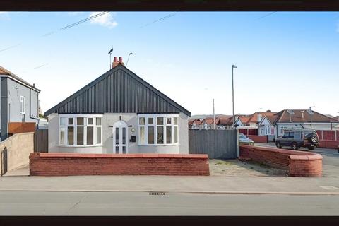 3 bedroom detached bungalow for sale - 38 Tynewydd Road, Rhyl, LL18 3SP