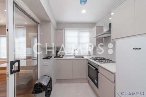 4 bedroom flat for sale, Cheyne Close, London, NW4