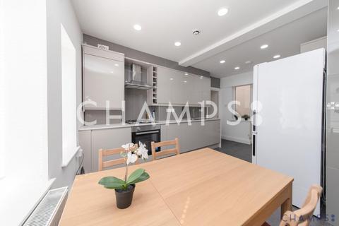 16 Cheyne Close, London, NW4 3NH