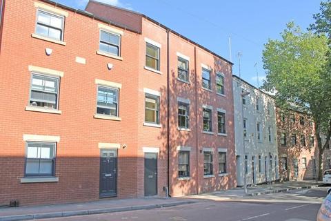 3 bedroom flat to rent, Flat 4, 254 North Sherwood Street, Nottingham, NG1 4EN