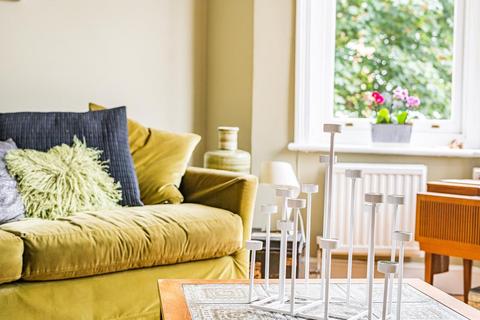 109b Tressillian Road, London, SE4 1XZ