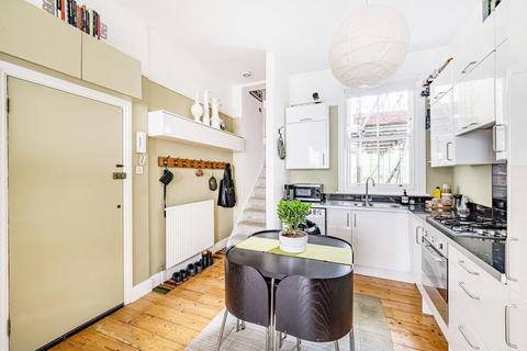 109b Tressillian Road, London, SE4 1XZ