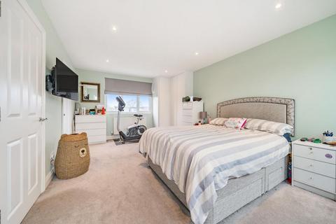16 Arthur Road, New Malden, KT3 6LX