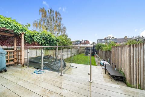16 Arthur Road, New Malden, KT3 6LX