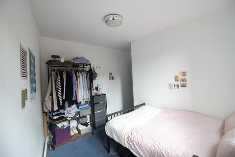 3 bedroom flat to rent, Flat 10, Royal House, 11-13 Goldsmith Street, Nottingham, NG1 5JS