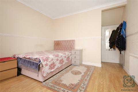 2 bedroom end of terrace house for sale, Siward Road, London, N17