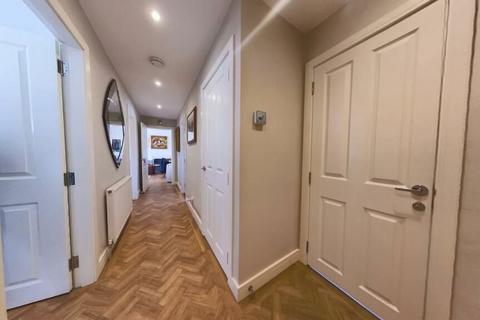 2 bedroom flat for sale - Little Elms, Harlington, Hayes, ,, UB3 5EE