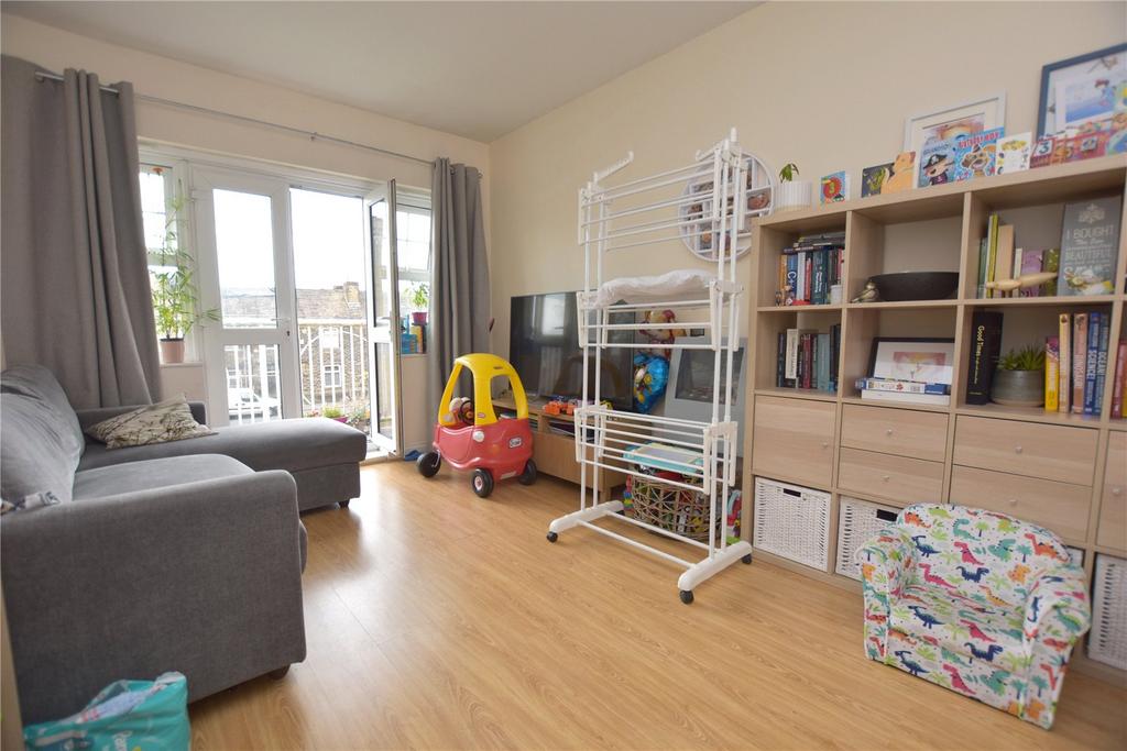 Fulneck Court, Pudsey, West Yorkshire 2 bed apartment for sale £125,000