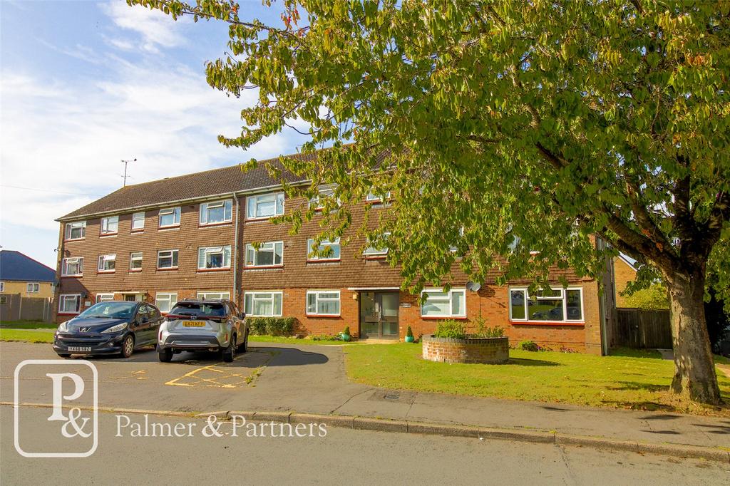 De Vere Road, Earls Colne... 2 bed apartment - £150,000