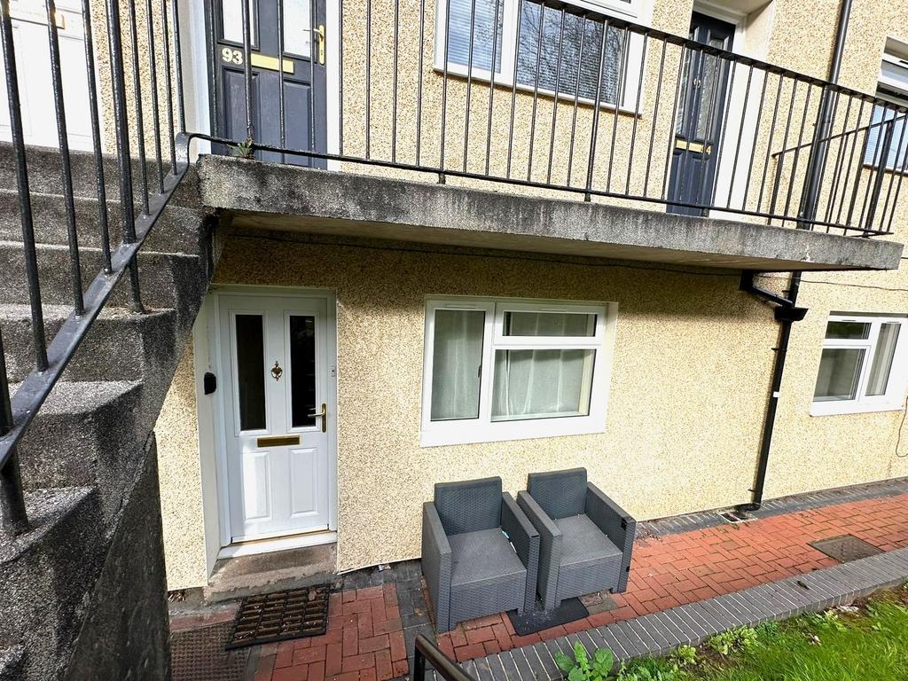 Lynmouth Crescent, Rumney, Cardiff.... 2 bed ground floor flat for sale £105,000