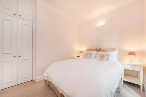2 bedroom flat for sale, Aldburgh Mews, London, W1U