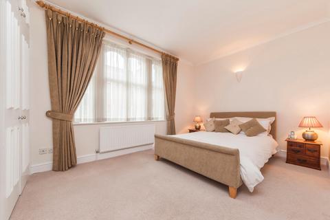 2 bedroom flat for sale, Aldburgh Mews, London, W1U.